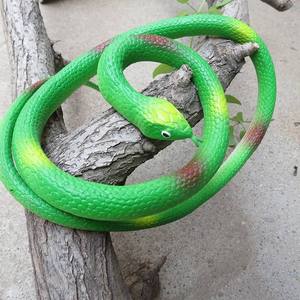 Simulación de serpiente de goma, juguetes de miedo, juguetes de broma De Cobra de goma caliente, serpiente de goma suave para niños - Product Image 2