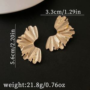 Pendientes de Hoja de Ginkgo Biloba de Acero Inoxidable de Alta Calidad, Chapados en Oro de 14K, Hechos a Medida, Diseño de Flor Delicada para Mujer - Product Image 5