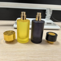 Mattierte Farbige Glas-Kosmetikpumpflasche Glas-Parfümsprühflasche Verpackung