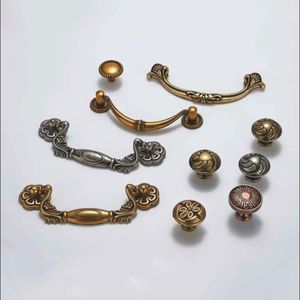 Manijas de Latón de Alta Gama Clásicas a Precio Económico, Manijas de Puerta con Forma Floral en Bronce Antiguo para Muebles - Product Image 1