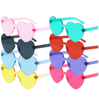 Lunettes de soleil en forme de cœur pour enfants Lunettes de soleil en forme de cœur Lunettes de soleil rouges en gros Lunettes de soleil couleur bonbon 2023 sans monture