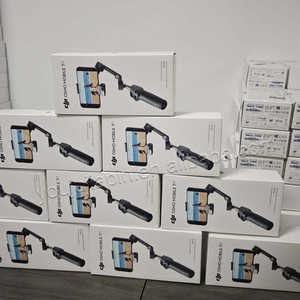 <span class=keywords><strong>DJI</strong></span> Osmo Mobile 7 / Osmo Mobile 7P ระบบกันสั่นแบบ 3 แกนที่แข็งแกร่ง แบตเตอรี่ใช้งานได้นาน 10 ชั่วโมง พร้อมฟังก์ชันชาร์จโทรศัพท์ <span class=keywords><strong>DJI</strong></span> <span class=keywords><strong>OM</strong></span> 7 / <span class=keywords><strong>OM</strong></span> 6 - Product Image 5