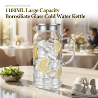 Petite carafe à eau moderne et écologique en verre borosilicate 1100 ml / 37,58 oz, pour réfrigérateur, bureau, infusion à froid, résistante à la chaleur