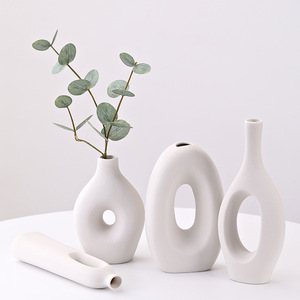 Creative Hollow Irregular Shape White Ceramic Vase With Pierced Design for Living Room Dining Table Dried <b>Flower</b> <b>Display</b> - Product Image 4