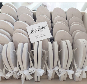 Tongs PVC de Qualité en Gros avec Logo Personnalisé, Plateforme Style Mariage Blanc pour Pantoufles d'Été Antidérapantes Or - Product Image 1