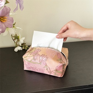 Nuova Scatola Portafazzoletti <span class=keywords><strong>da</strong></span> Tavolo a Forma di Fiore Fresco, Sacchetto Portafazzoletti per Casa e Ufficio, Portafazzoletti <span class=keywords><strong>da</strong></span> Tavolo per <span class=keywords><strong>Camera</strong></span> <span class=keywords><strong>da</strong></span> Letto e Sala <span class=keywords><strong>da</strong></span> <span class=keywords><strong>Pranzo</strong></span>, Pochette Portatile <span class=keywords><strong>da</strong></span> Donna per Cosmetici - Product Image 4