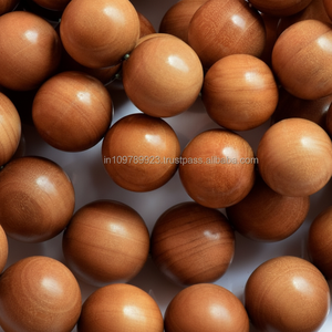 108 Perles de chapelet Mala en bois de santal de qualité supérieure, parfum boisé doux, écologiques, Inde du Sud, pour la prière et la méditation, Riddhi - Product Image 1