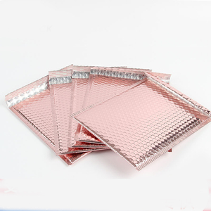 Bolsa de Correo Acolchada de Plástico Metalizado Verde Personalizada, No Tóxica, de 0.5 Mil de Grosor, Impresa con Serigrafía - Product Image 5