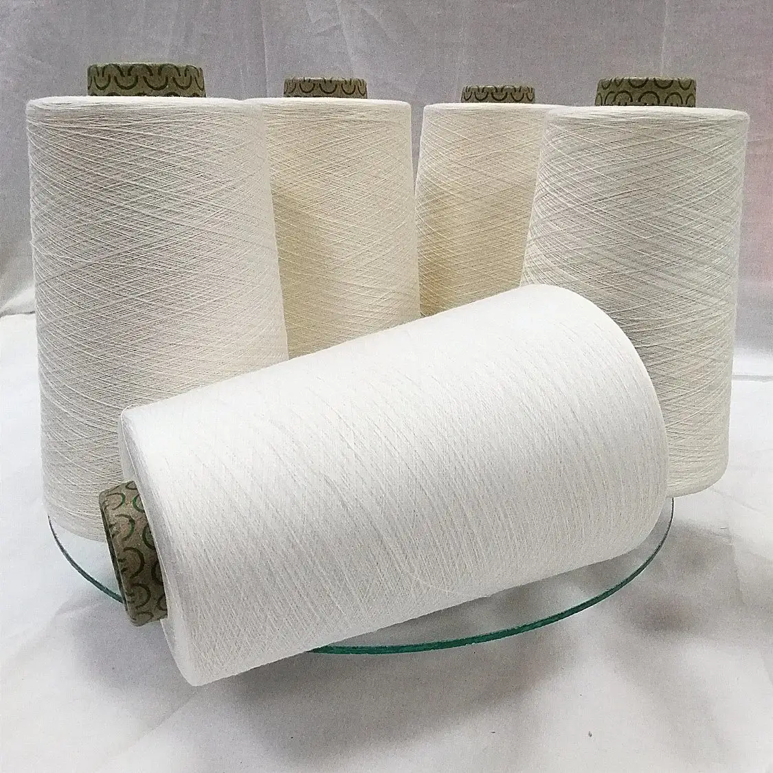 100% fil de fibre de bambou fil uni de bambou organique pour les tissus de literie de chemise de mode de vêtement d'été
