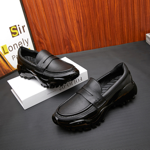 Chaussures en cuir de luxe pour hommes à bout pointu, mocassins à enfiler pour l'automne, formels, d'affaires et décontractés pour le bureau - Product Image 2