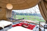 Vente en gros OEM Tente dôme géodésique en PVC 3/5/6/8/12/15/20M, Lodge de glamping de luxe imperméable avec salle de bain intégrée