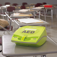 Défibrillateur ZOLL AED Plus pour la réanimation, la formation en RCP, le transfert en ambulance, en soins intensifs et en milieu vétérinaire