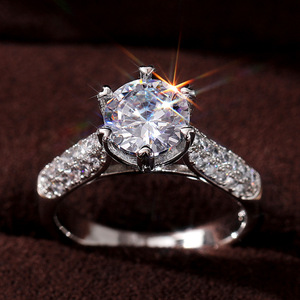 Anello a Forma di Cuore con Sei Punte e Cristalli Pavé per Donne, Tono Argento, Accessorio per Uso Quotidiano e Feste - Product Image 3