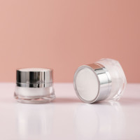 Pot de crème acrylique de 30g 50g avec bouchon argenté Récipient en plastique de couleur blanche en forme de diamant pour les soins de la peau