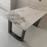 WESOME Ensemble table et chaises de salle à manger aux motifs simples italiens, ensemble de tables à manger en porcelaine frittée, marbre et or
