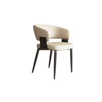 Chaise de salle à manger noire minimaliste italienne, dossier design moderne de luxe, haut de gamme pour projet hôtelier
