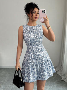 Vestido Mini Plisado Transpirable con Cintura Natural y Corte Ajustado sin Mangas con Estampado Floral para Mujer, Colección Otoño 2026 - Product Image 4