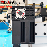 Presse plieuse industrielle chinoise 220 tonnes CNC hydraulique avec outils de pliage et contrôleur Delem