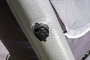 เต็นท์แคมป์ปิ้งเป่าลมสำหรับ 5-8 คน ดีไซน์ใหม่จาก OEM Outdoor Equipment พร้อมห้องนอนหนึ่งห้อง รวมถึงปั๊มลม - Product Image 4