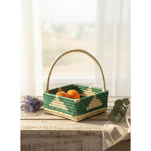 Cesta de hierba tejida a mano con ribete festivo y asa, verde y beige, ecológica y elegante para almacenamiento. - Product Image 6