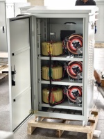 Stabilisateur de tension triphasé servo AVR SVC 30kva 50kva 60kva 80kva 100kva 120kva 150kva 200kva 50/60Hz LCD Cuivre 380v/400v