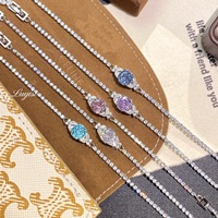 Bracelet Papillon Scintillant Bleu Marine Coupe Rose, Bracelet Fleur Rose Luxe Léger Entièrement Sertie de Diamants, Chaîne Faite à la Main pour Femme