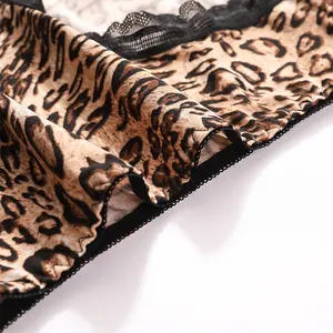 Slip à taille moyenne en dentelle pour femme, Sexy, taille moyenne, tissu en coton, entrejambe, imprimé léopard, nouvelle collection été, 2020