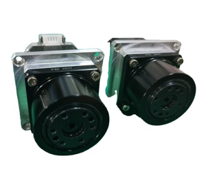 Caja de Engranajes Reductora CSF-11-30 para Motor 17 con Eje de 8mm - Product Image 1