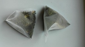 Té de Melocotón Oolong con Leche, Té Suelto Saludable de Fábrica China, 3g*30 Bolsitas/bolsa, Bolsita de Té Triangular, Materia Prima - Product Image 3