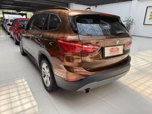 SUV <span class=keywords><strong>BMW</strong></span> <span class=keywords><strong>X1</strong></span> <span class=keywords><strong>XDrive</strong></span> 28i 2017 Usado Caja de Cambios Automática Asientos de Cuero Tamaño de Llanta R19 Interior Oscuro Capacidad del Motor 4L Tracción AWD - Product Image 5