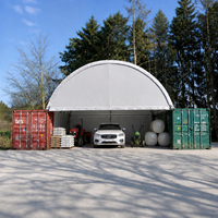 Abri pour conteneurs maritimes de 12 m de large avec mur arrière et demi-mur avant, dôme de stockage semi-fermé coupe-vent