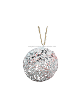ลูกบอลโลหะเกล็ดหิมะสำหรับแขวนประดับต้นคริสต์มาสโลหะคุณภาพสูง - Product Image 1