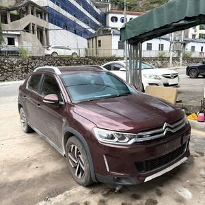 Citroën <span class=keywords><strong>C3</strong></span>-XR d'occasion <span class=keywords><strong>2017</strong></span> 1.2THP Automatique Volant à Gauche SUV Économe en Carburant Durable pour les Trajets en Afrique et la Livraison de Marchandises Légères en Ferme - Product Image 2