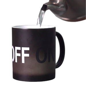 Vente en gros de <span class=keywords><strong>mug</strong></span> magique 11oz <span class=keywords><strong>personnalisé</strong></span> couleur changeante <span class=keywords><strong>noir</strong></span> rouge bleu mat sublimation transfert de chaleur tasse en céramique avec poignée C coeur - Product Image 6