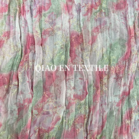 Tissu en Chiffon Froissé Ombré Rose-Vert avec Broderie Feuille et Branche en Fil Doré, 100% Polyester, Imprimé Dégradé Semi-Transparent Fluide