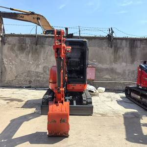 Mini-excavatrice Kubota U30 d'occasion, 3 tonnes, rotation zéro, avec déplacement latéral de la flèche, moteur Kubota D1703, profondeur de fouille de 2,88 m - Product Image 2