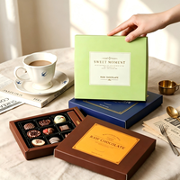 Boîtes cadeaux carrées personnalisées pour chocolats (2 pièces) avec couvercle et base, pour chocolats bruts, avec plateau intérieur en plastique, pour Noël et mariages