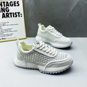 أحذية كاجوال رجالية للصيف مريحة جيدة التهوية مع نسج بأربطة بإغلاق بلون واحد وتصميم مضاد للانزلاق - Product Image 6