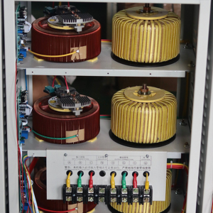 220V 380V 415V <span class=keywords><strong>AVR</strong></span> 30kVA 50kva 60kva 3 pha hoàn toàn tự động điều chỉnh điện áp ổn định công nghiệp SBW-H-30KVA - Product Image 1