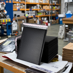 Sacs à bulles en kraft de haute qualité personnalisables, anti-étirement pour la livraison, épaisseur personnalisable pour l'envoi postal - Product Image 1