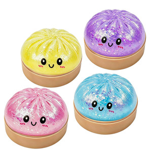 Juguete Antiestrés de 9 cm con Forma de Bollo de Harina Dorada, Suave, No Pegajoso, Elástico y Portátil, con Vaporizador - Product Image 1