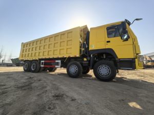 Camion à benne basculante HOWO d'occasion, diesel automatique Euro 3, 30T, camion lourd 8x4, 371, bon état - Product Image 6