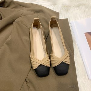 รองเท้าส้นเตี้ยสไตล์เกาหลีสำหรับผู้หญิง วัสดุ PVC นุ่ม ลายดอกไม้ สวมแบบสลิปออน เหมาะสำหรับใส่ในช่วงฤดูร้อน ใส่สบายทุกวัน - Product Image 2