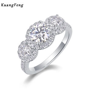 कस्टम 13160 क्लासिक हैलो तीन पत्थर मोइससानाइट रिंग 925 स्टर्लिंग चांदी सगाई का वादा करती है - Product Image 1