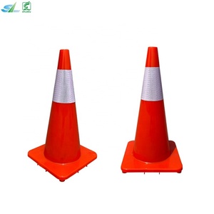 Cône de signalisation routière réfléchissant prismatique haute intensité en PVC rouge de 28 pouces (700 mm) pour la sécurité routière et la construction - Product Image 3