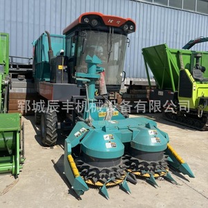 Cosechadora de Maíz de Alta Productividad con Tracción en las Ruedas Verdes para la Cosecha de Campos de Maíz - Product Image 3