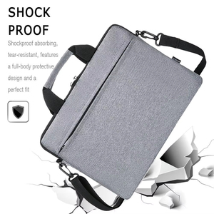 Trolley Case Strap Design Notebook Cover Pouch Bolso de hombro Ultra Thin Travel Custom Inside Velvet Material Laptop Sleeve Bag - Product Image 4