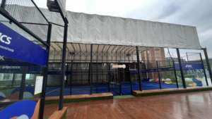 Popular 2024 MC Paddle Tennis Equipo deportivo Panorámica interior y exterior Pista de tenis con <span class=keywords><strong>pedal</strong></span> con techo o cubierta por precio de pádel - Product Image 6