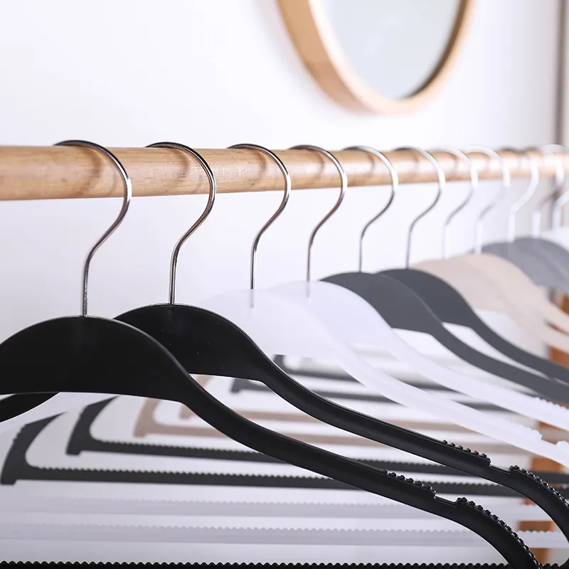 wholesale retail shops 5colors garment black adult plastic hanger