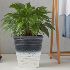 Pot de fleurs rustique durable et bon marché en plastique Grand Pot De Fleur avec texture mate Jardinière cylindrique Macetas Para Plantas Intérieur - Product Image 4